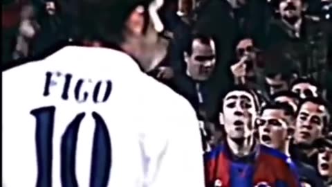 Throwback to when Pigo recieved a hostile return to camp nou during El Classico