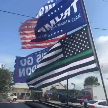 The route from Mar-a-Lago to the airport is starting to see some action