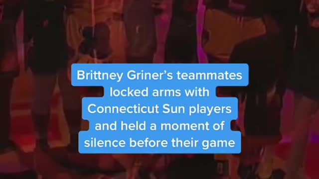 Brittney Griner's teammates locked arms with Connecticut Sun players