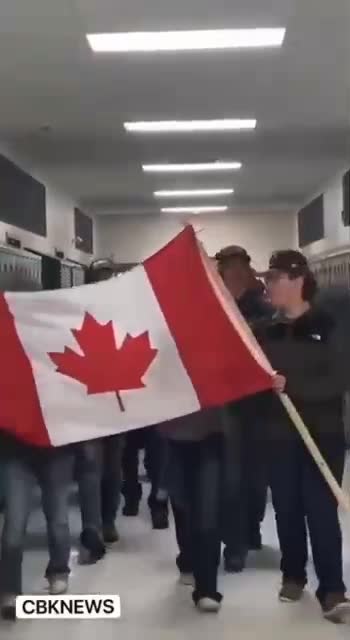 Canada: Students protest school masks and "congratulate" the Prime Minister with "Fuck Trudeau".