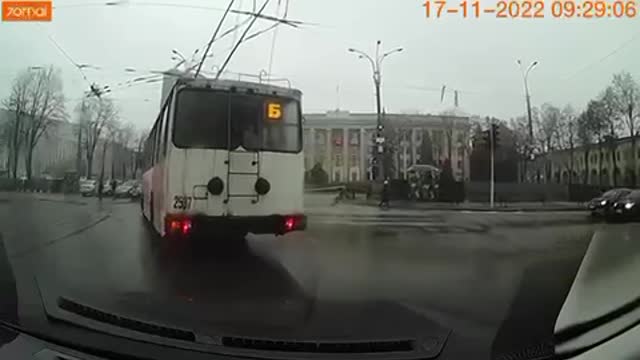 Footage of arrival in Dnepropetrovsk without blur.