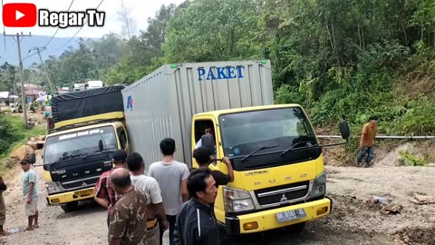Truck accdint