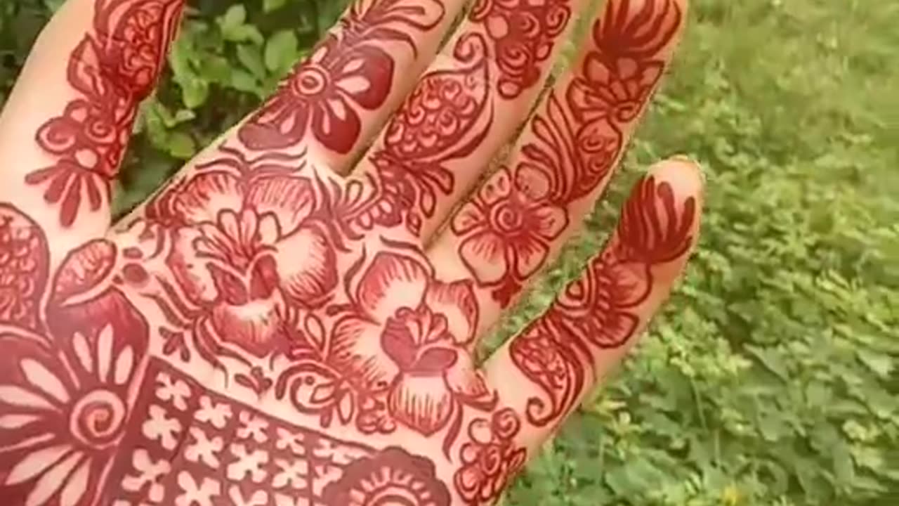Latest henna design mehdi design