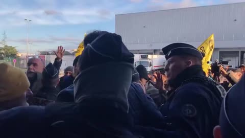 French police are now arresting farmers