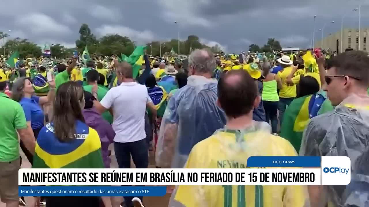 Manifestantes se reúnem em Brasília no feriado de 15 de novembro