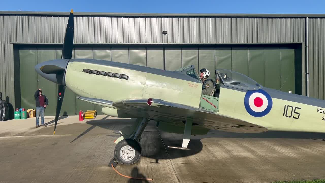 Supermarine Seafire SX336 Startup at Old Warden