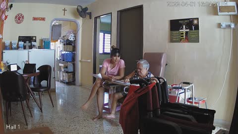 hallfront day n night 20220401