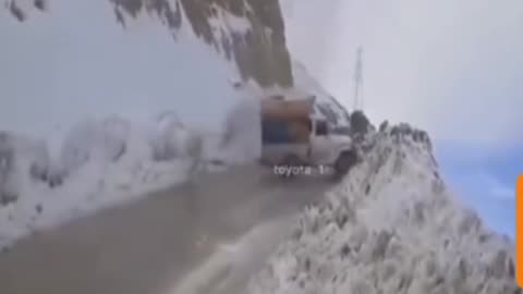 Funny Jeep Turn ....