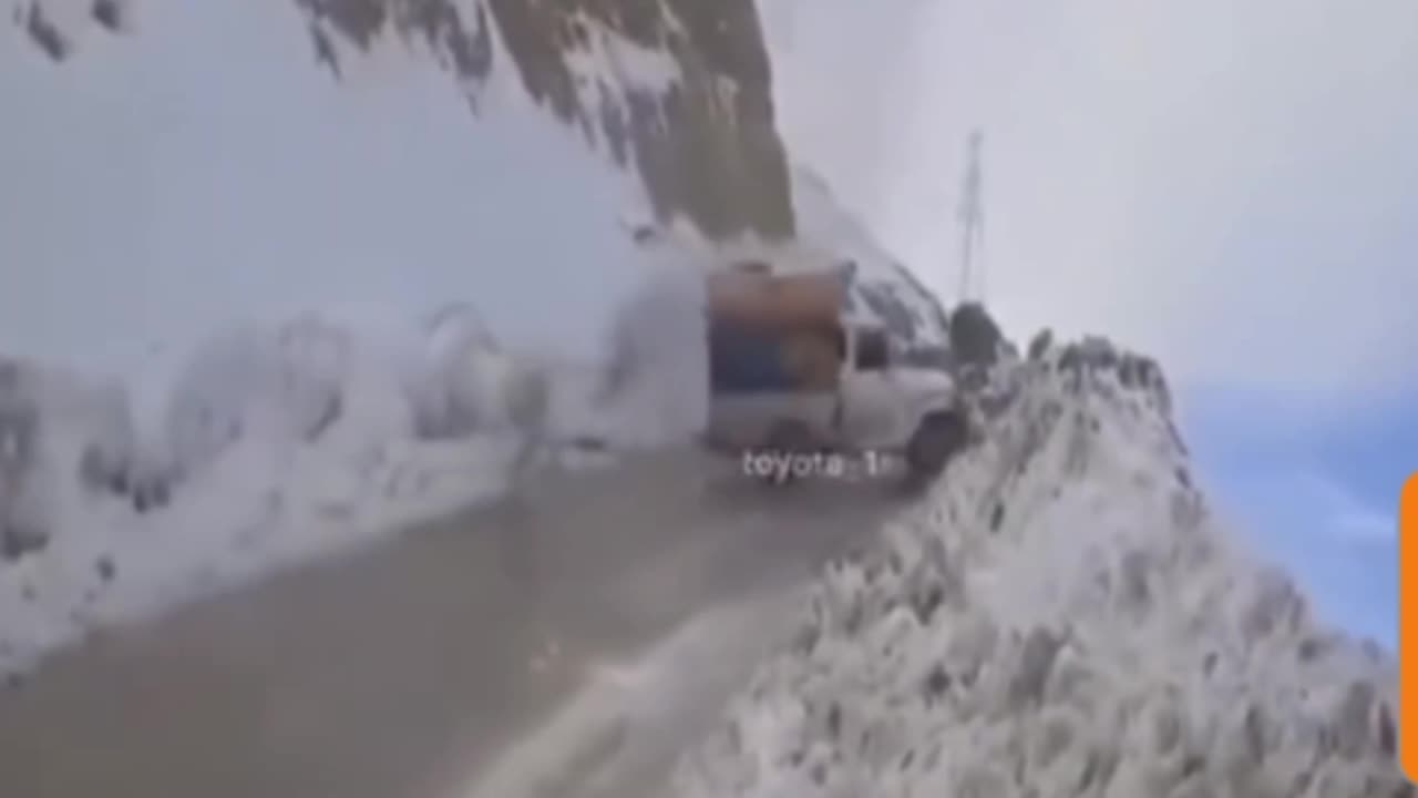 Funny Jeep Turn ....