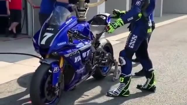 Fast enough..? 😱 Best Yamaha R1M motogp bike 😍 viral bike video