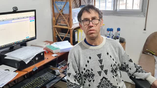 Жардам сурайт.