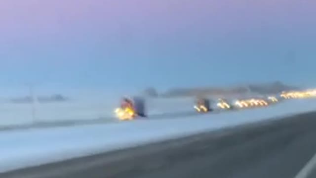 Trucker convoy 2022 🇨🇦 Heading East through Saskatchewan 🇨🇦