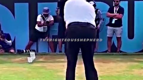 You Won't Believe TRUMP'S Golf Form
