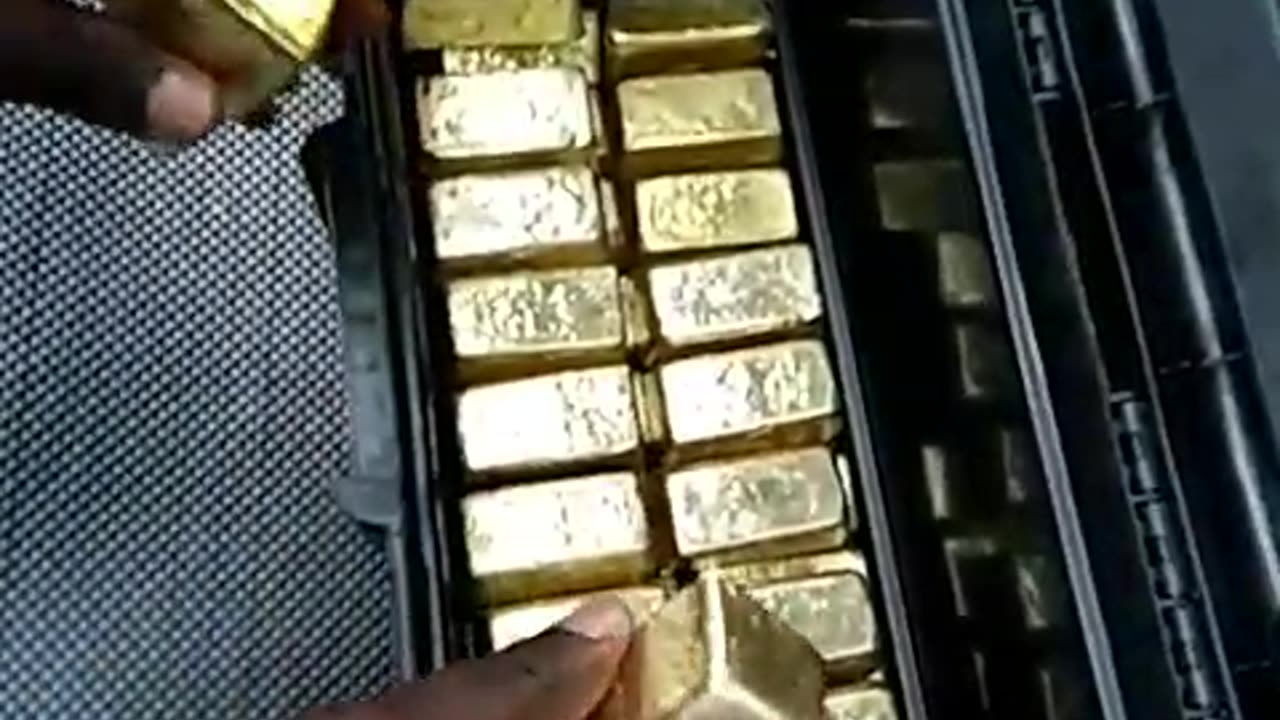 Pure gold bars