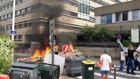 Macron's welcome to Lyon.