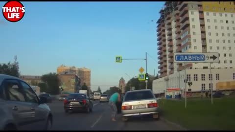 Funny WOMEN FAIL IN TRAFFIC - �� Women Drivers NO Skills