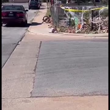 This Guy found a lost baby in the street 😳 😢