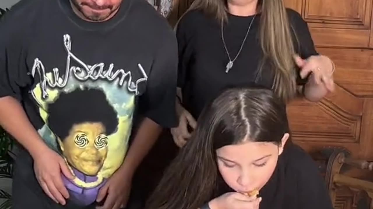 WHO EAT MORE?