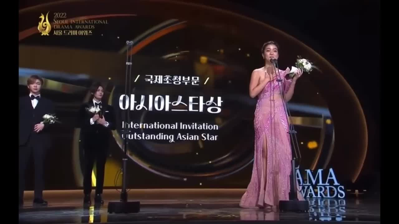 Belle Mariano receives her Outstanding Asian Star Award at Seoul International Drama Awards 🥳💖