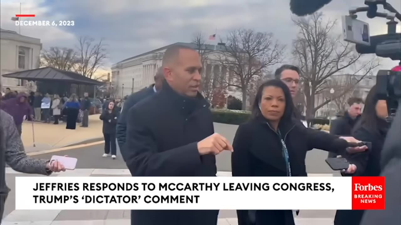 JUST IN- Hakeem Jeffries Reacts To McCarthy Leaving Congress, Trump 'Dictator' Comment