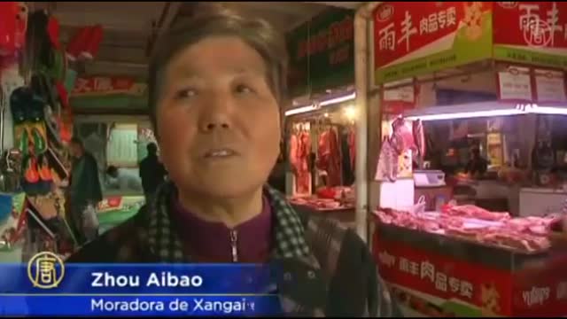 Rio Repleto de Suínos na China