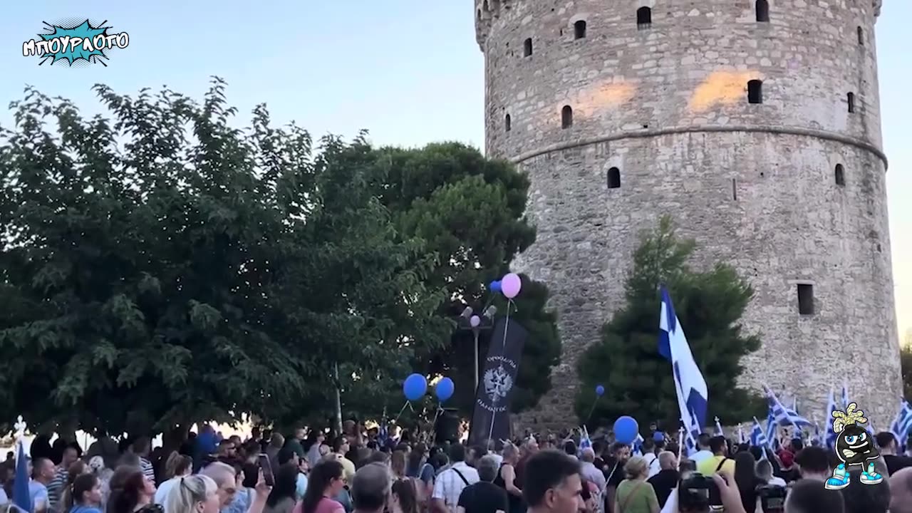 Δείτε με τα μάτια σας τις παρελάσεις και συγκρίνετε.