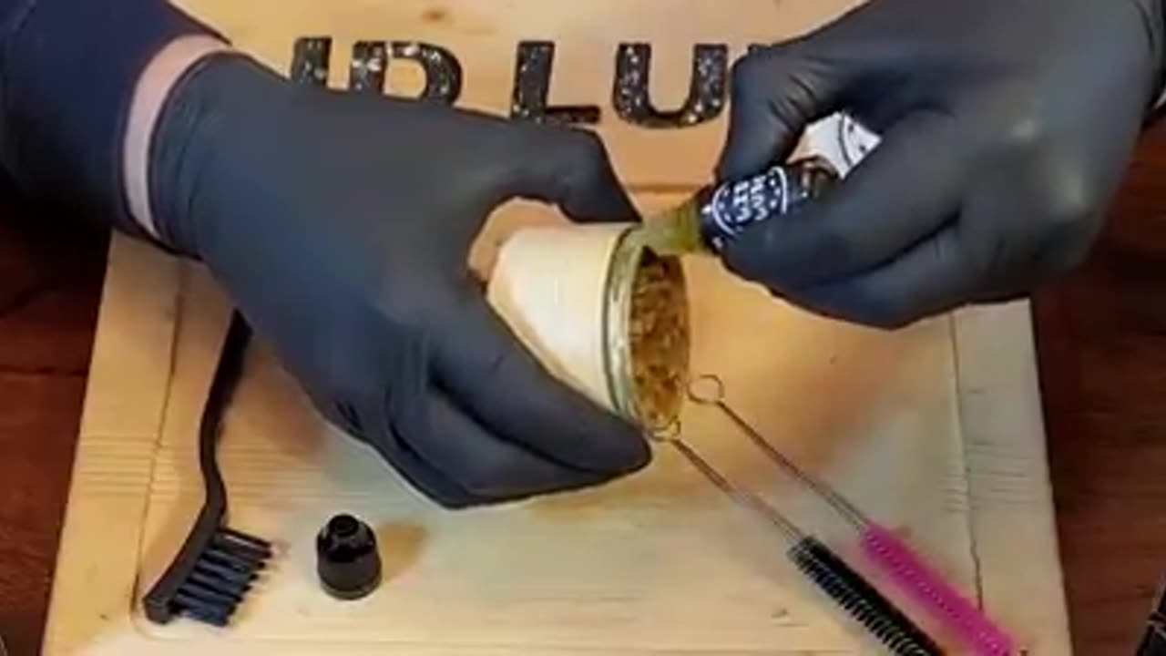 How To Fix A Stuck Cannabis Grinder, Instantly!