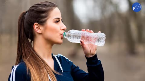 LA FALSEDAD Y EL MITO DEL AGUA EMBOTELLADA