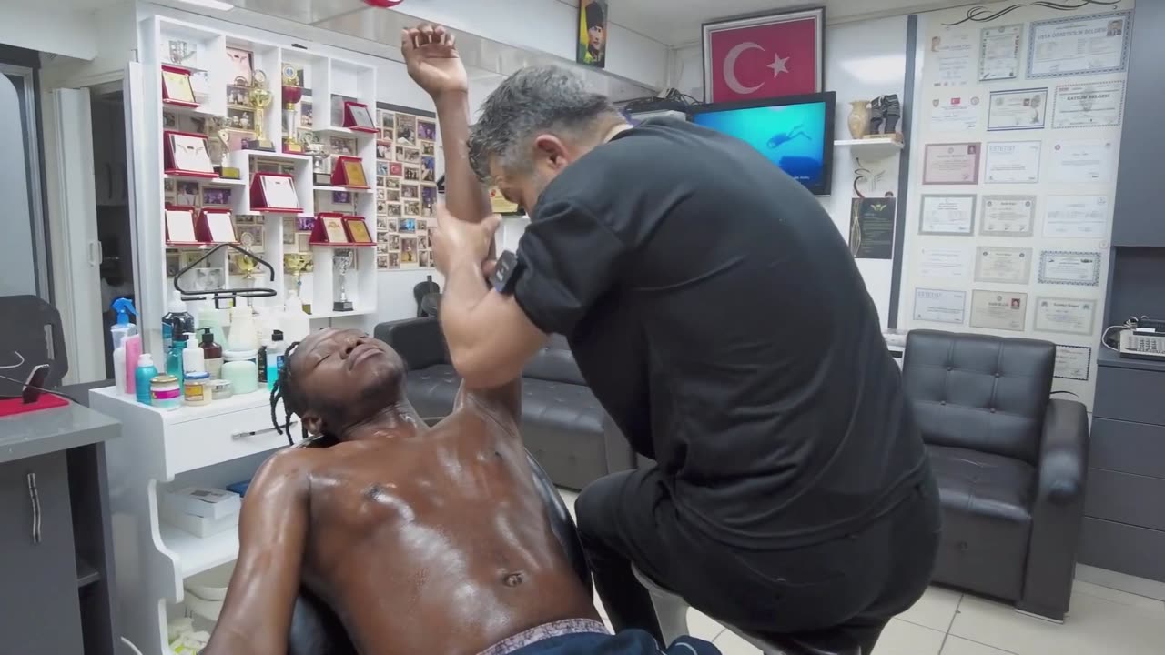 Asmr Relaxing Back,Chest and Scalp Massage on the Turkısh Barber Chaır #1