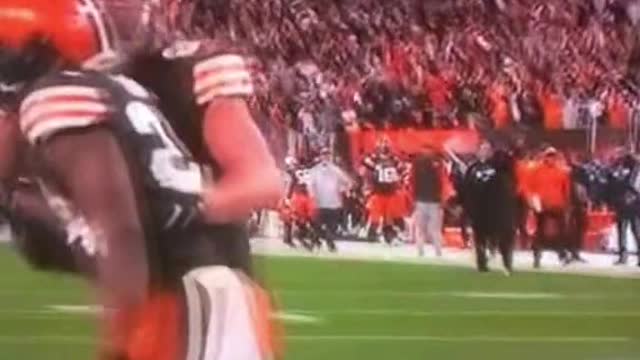 Nick Chubb just ended the Cincinnati Bengals season