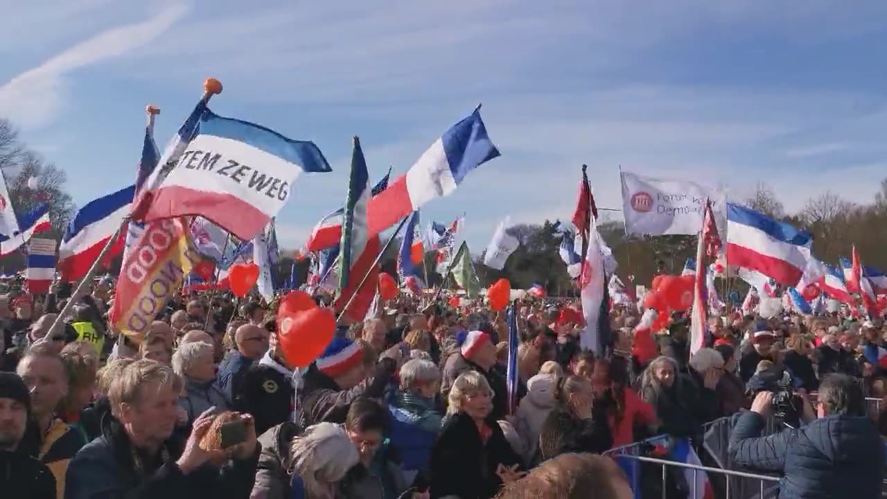 Tens of thousands of people turned up for the Dutch farmers protest.