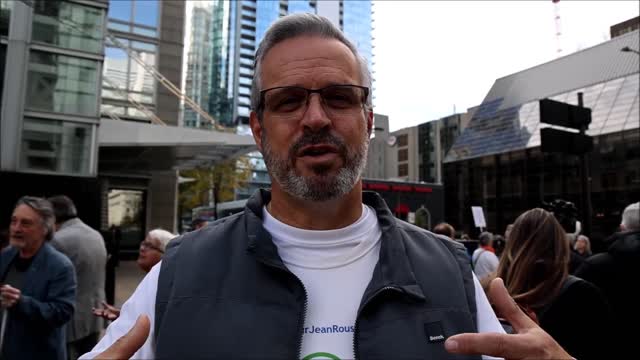 La manifestation des spécialistes devant le Collège des Médecins de MTL.