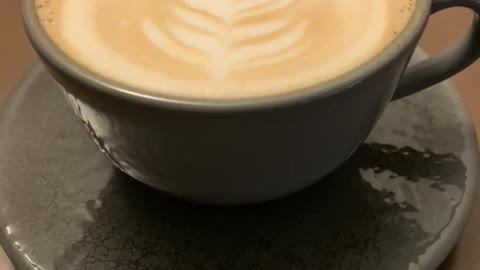 Un cappuccino per favore.