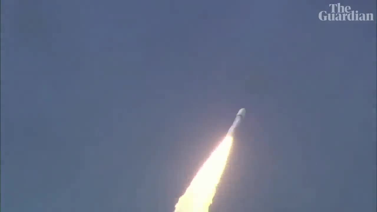 India successfully launches Rocket for Moon mission