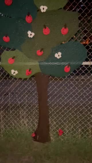 Beautiful tree made on fence