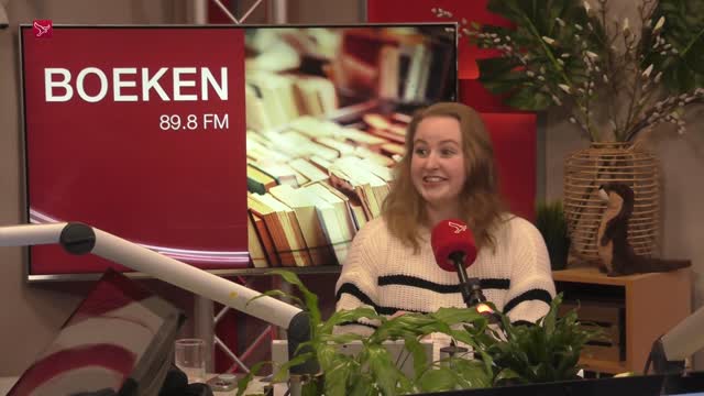 Daniëlla tiktokt over young adult-boeken