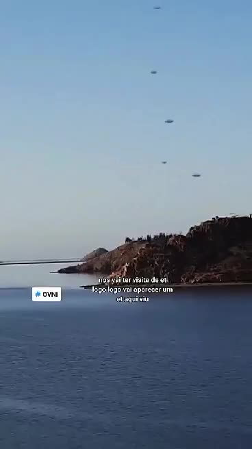LOOK AT THIS HOW MANY UFO'S COME OUT BEHIND THE MOUNTAINS IN BRAZIL 2023