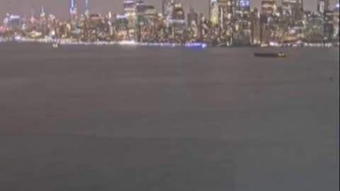 Earthcam flagra raio atingindo arranha-céu de NY #shorts