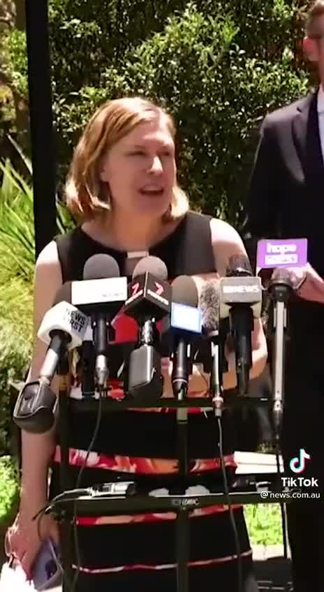 Australian Health Officer Encourages People To Shop For Boosters Instead Of Christmas Gifts