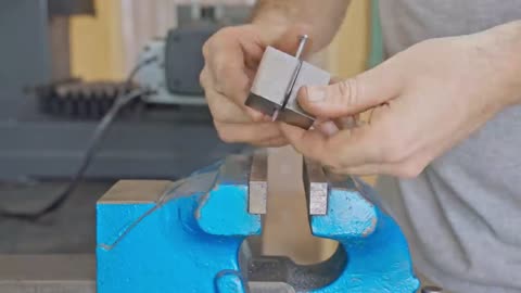 How to easily make Hinges - including the Jig - using Basic Tools-19