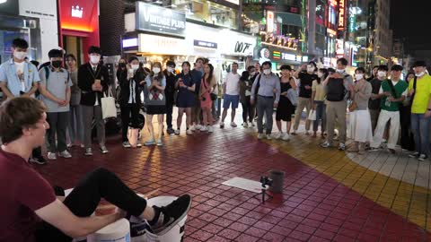 Every Busker needs a HYPE CROWD like this!