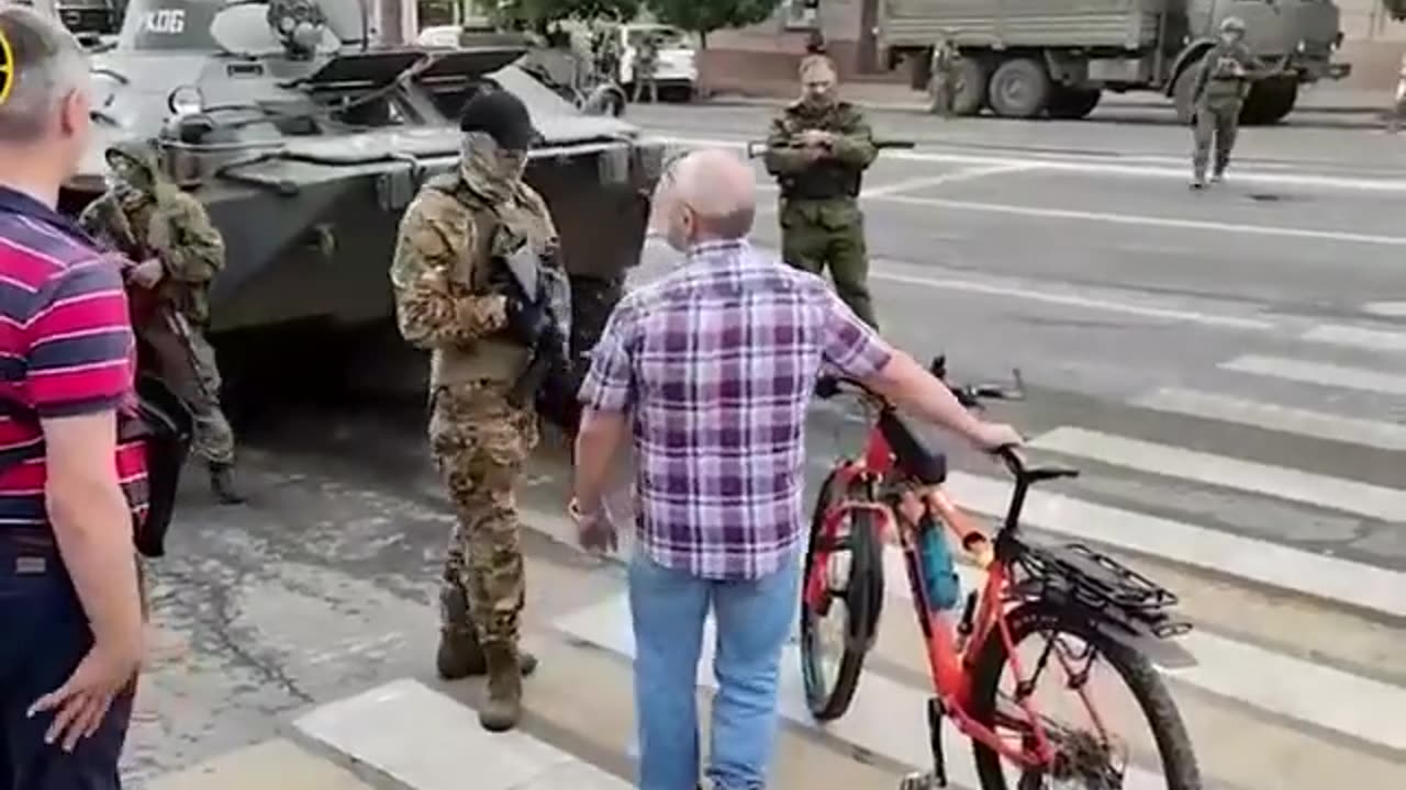 Man opposing Wagner forces in Russia