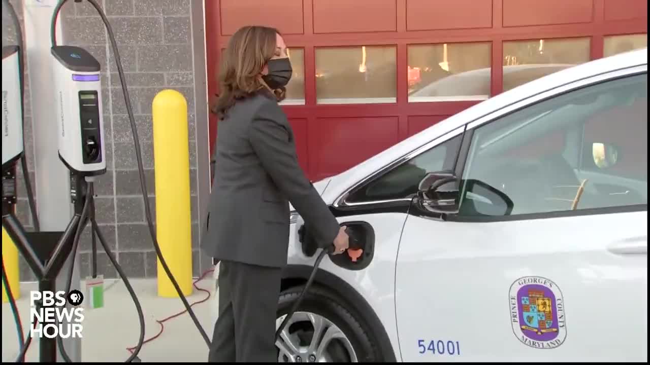 Kamala Harris Gets Roasted Online After Embarrassing Herself In Electric Vehicle Charging Incident