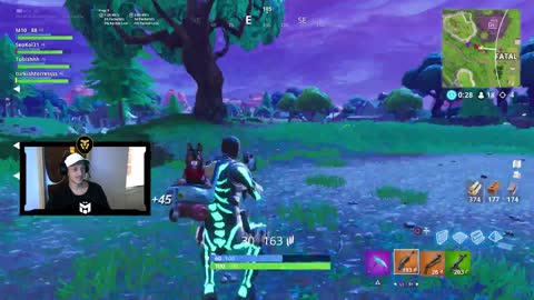 Mesut Ozil plays Fortnite Clipped by emirrxe