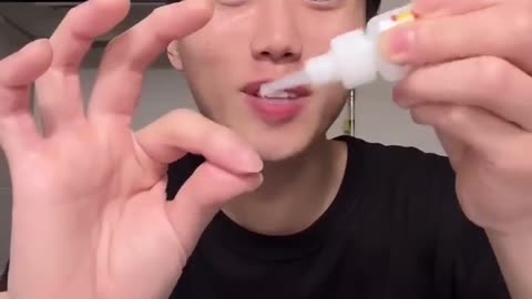 Hilarious TikTok Fail Video: 😂😂😂 Gluing Fingers Together Never Ends Well!