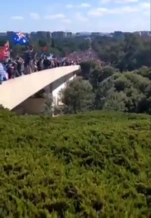 2 Milioni per Freedom Convoy a Canberra - Evacuato Premier australiano