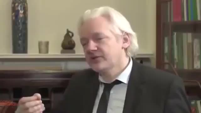 Assange: Trump had NO connection to Russia