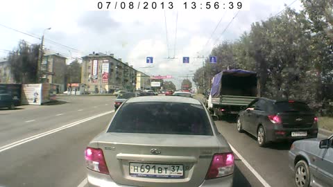 Oops, dropped my tire (ORIGINAL TITLE: Родился в рубашке)