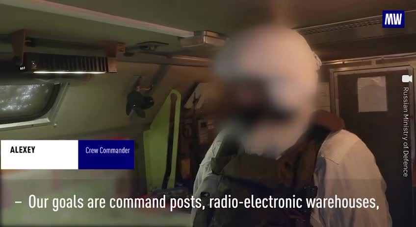Russian servicemen continue the course of intensive combat training