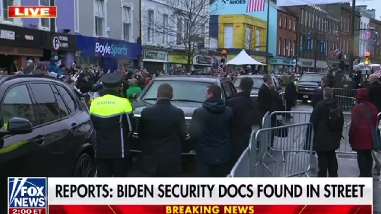 🚨 Biden security docs found in the street